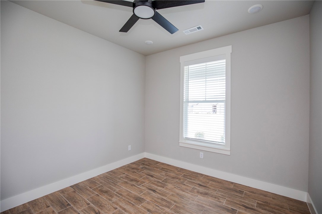 GRAND ESTATES PH 1-GENTRY - Residential Lease