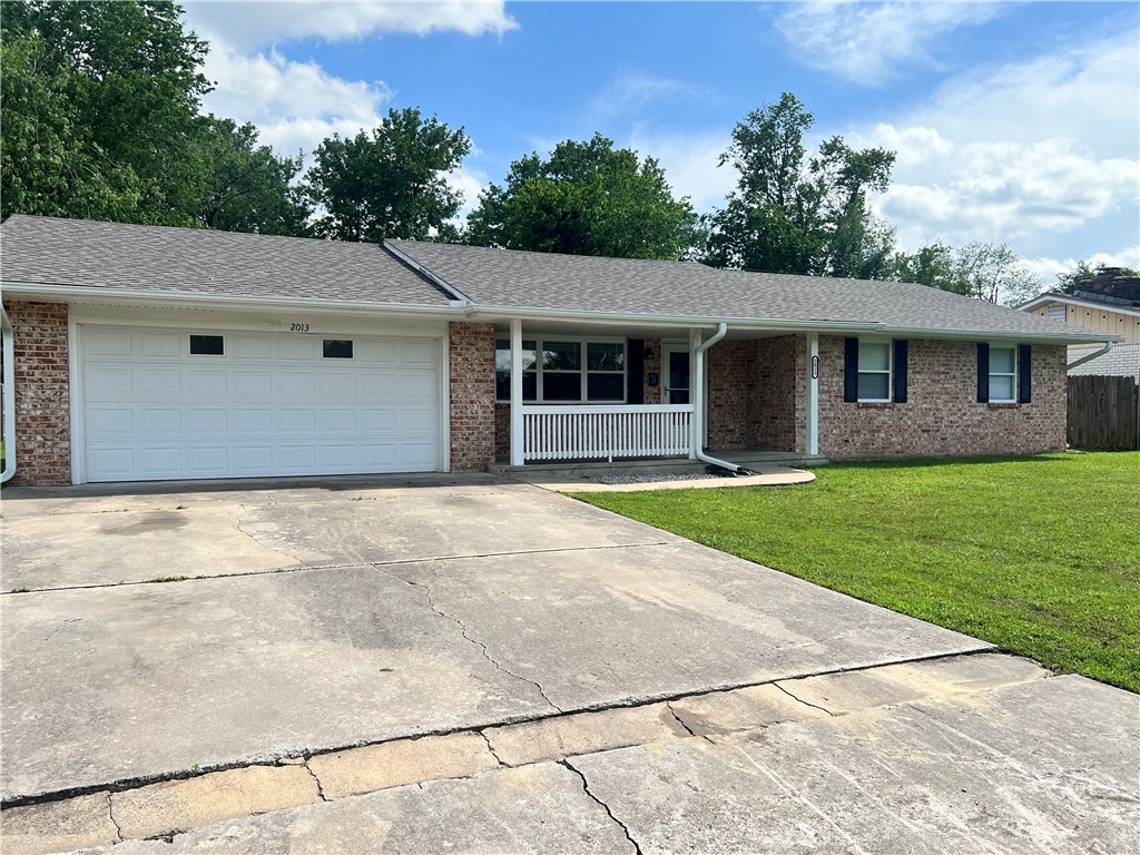 Newly remodeled super nice 3 bedroom, 1.5 bath home with great curb appeal. New paint and trim. VPF throughout. Nice closet space. Ceiling fans throughout. Large backyard with covered patio. 2 car garage with workshop/storage area. Pets are negotiable. No cats. $40 application and processing fee per adult. No smoking.
