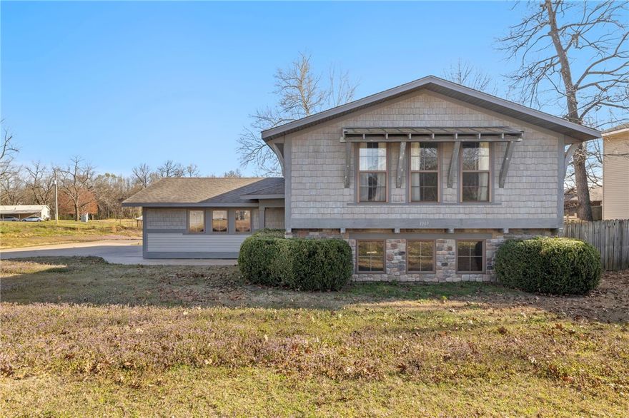 SELLER WILL CREDIT $3500 in closing costs and preferred lender offering $2500 in credits! Dont miss this opportunity! This is a whole lot of house in the beautiful Cave Springs! 1009 Peak Street, a delightful 4-bedroom, 2-bath, home offering a bonus room and lots of storage nestled in the heart of Cave Springs. This inviting residence offers the perfect blend of convenience and tranquility—close to everything you need, yet peacefully situated at the end of a quiet cul-de-sac. Step inside and be greeted by the warmth of stunning wood ceilings in the living room, adding a cozy, craftsman charm that makes this house feel like home from the moment you walk in.