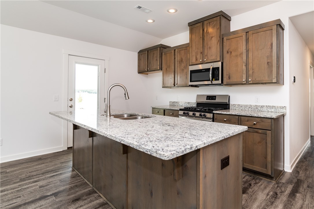 LAWLIS RANCH SUB PH 1 - Residential Lease