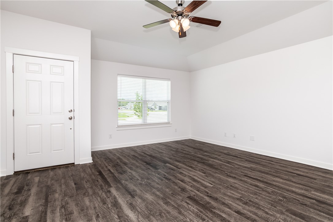 LAWLIS RANCH SUB PH 1 - Residential Lease
