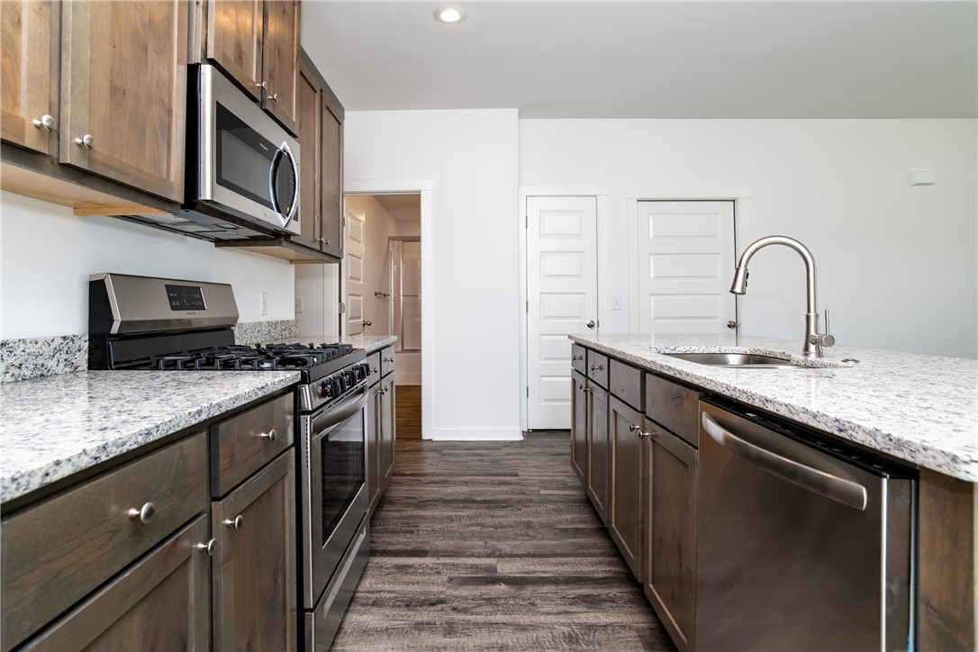 LAWLIS RANCH SUB PH 1 - Residential Lease