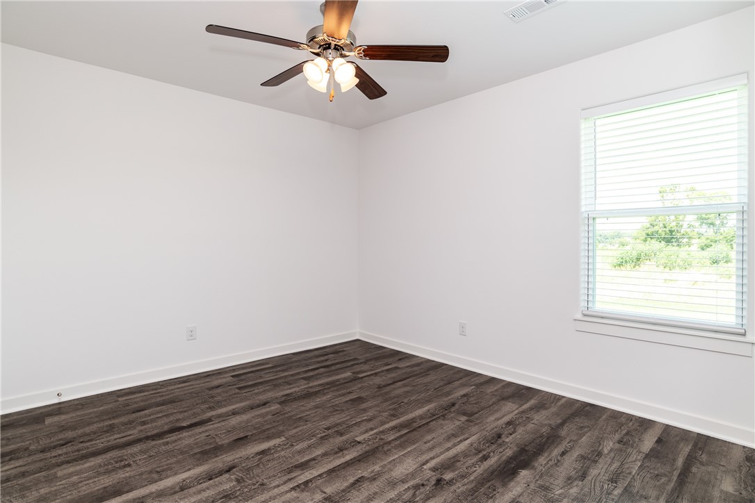 LAWLIS RANCH SUB PH 1 - Residential Lease
