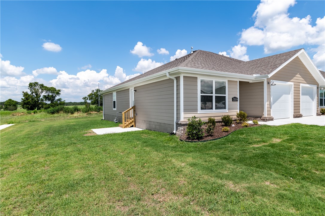 LAWLIS RANCH SUB PH 1 - Residential Lease