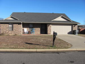 Gorgeous newer home on the edge of town in an up and coming neighborhood with the modern feel you've been wanting and the price tag you can afford! This lovely 3 bed/ 2 bath has an open floorplan with a walkin master closet, spacious kitchen with walk in pantry, a 2 car garage, all on a corner lot!