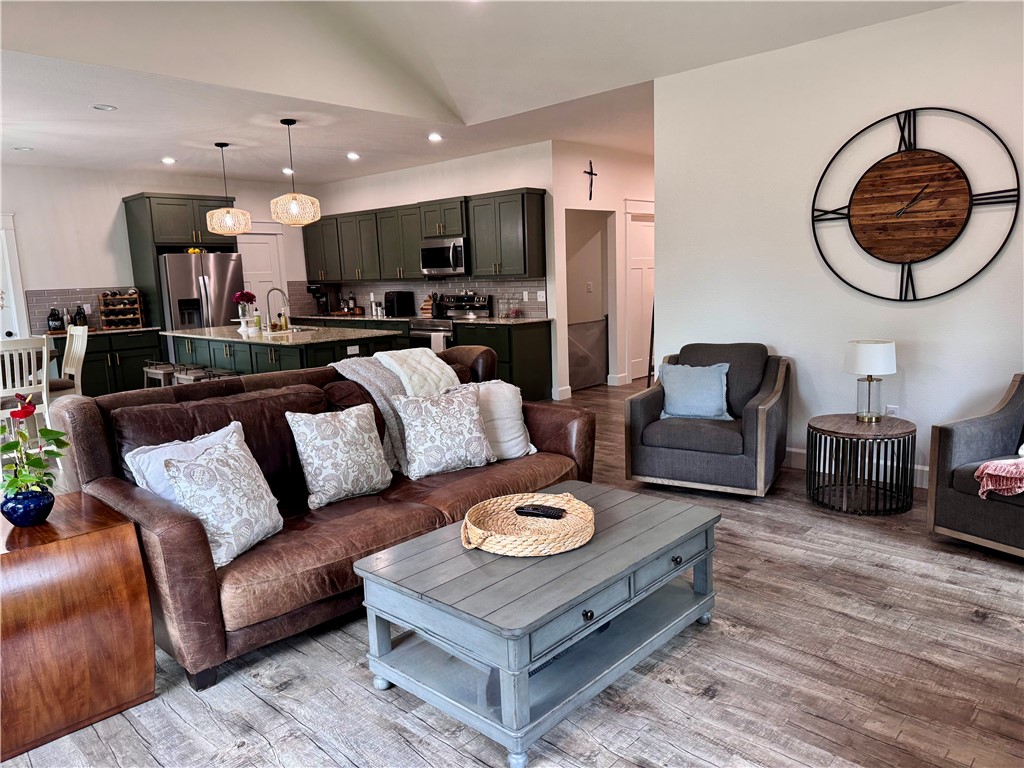 Rolling Hills - Residential