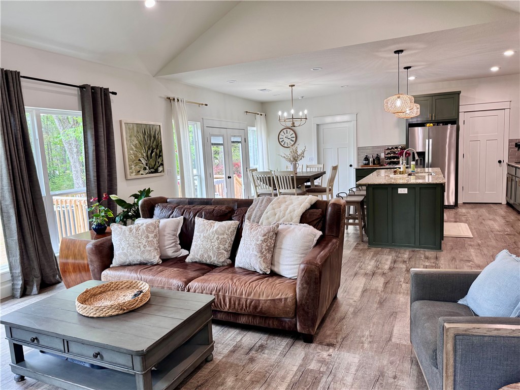 Rolling Hills - Residential