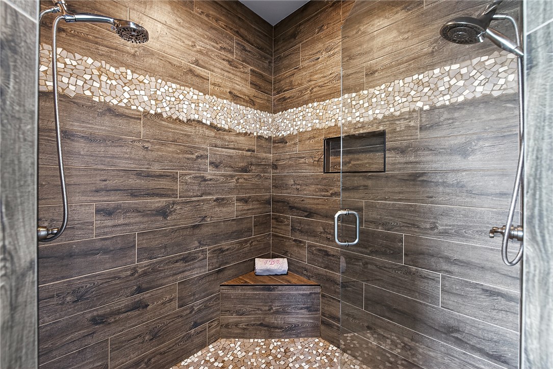 Michael E James Pls 985 Tr - Residential