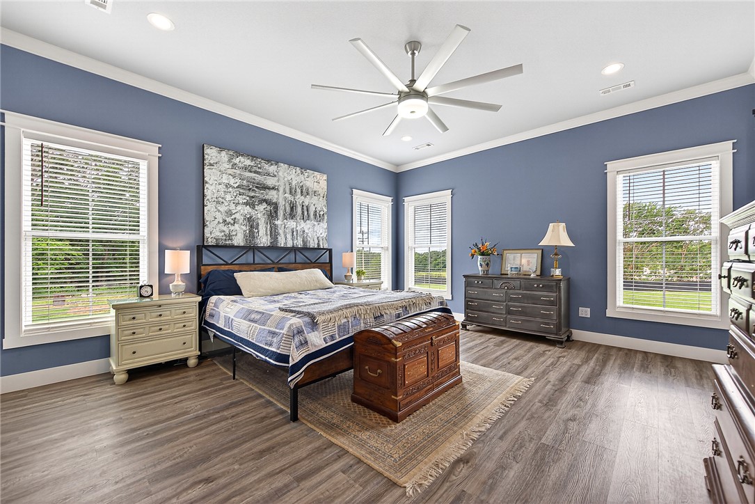 Michael E James Pls 985 Tr - Residential