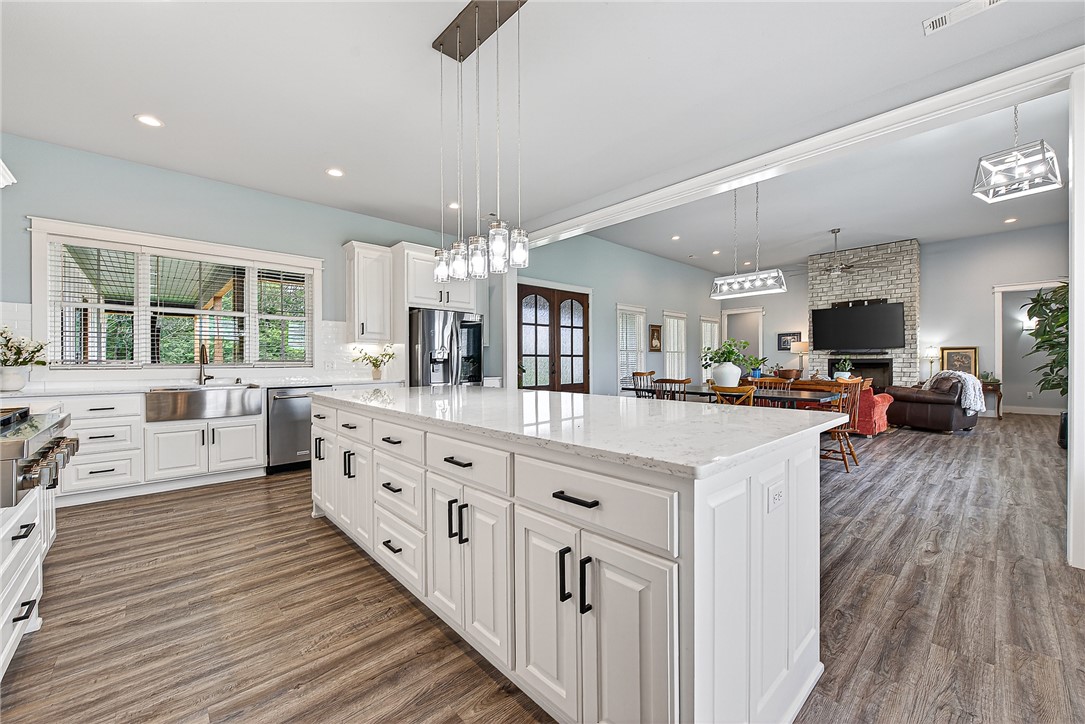 Michael E James Pls 985 Tr - Residential