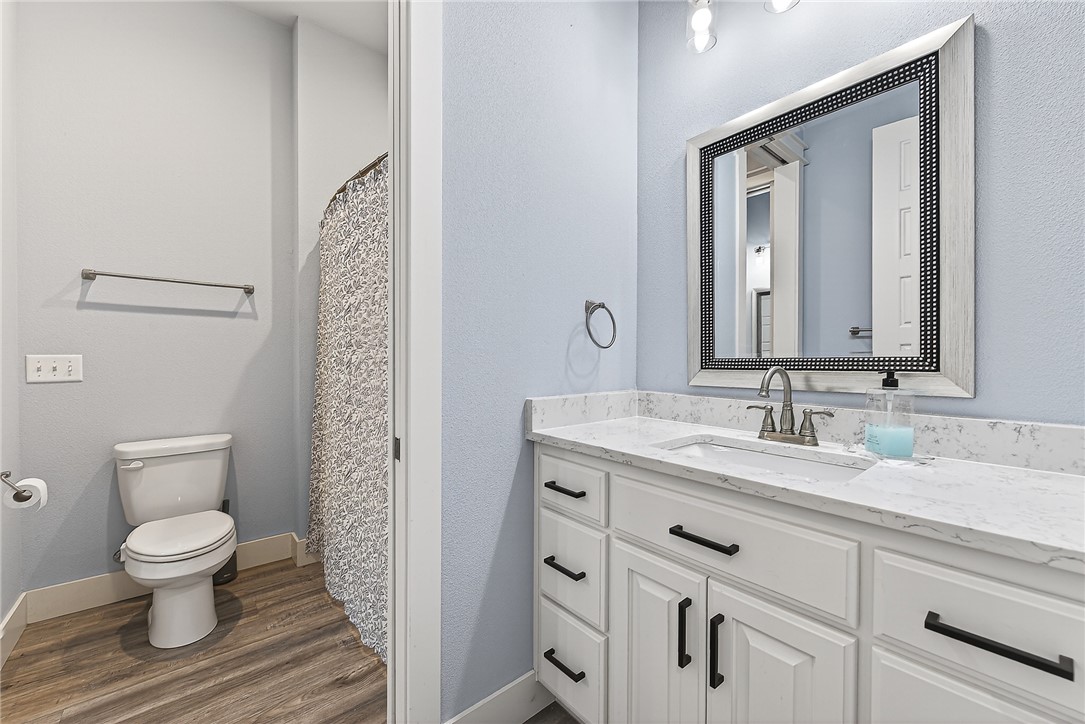 Michael E James Pls 985 Tr - Residential