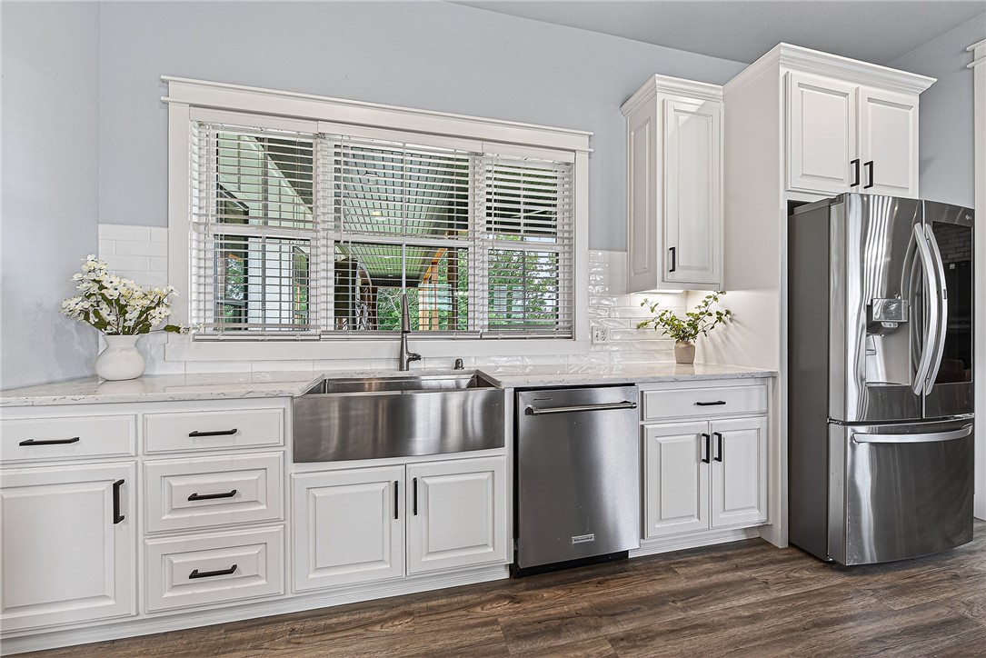 Michael E James Pls 985 Tr - Residential