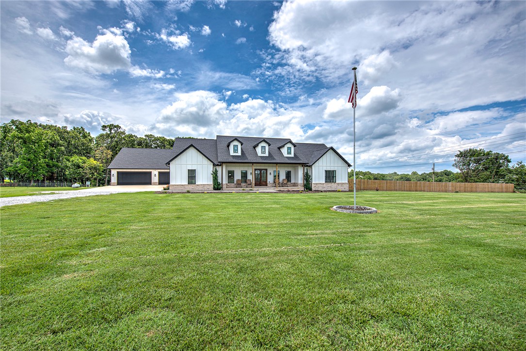 Michael E James Pls 985 Tr - Residential
