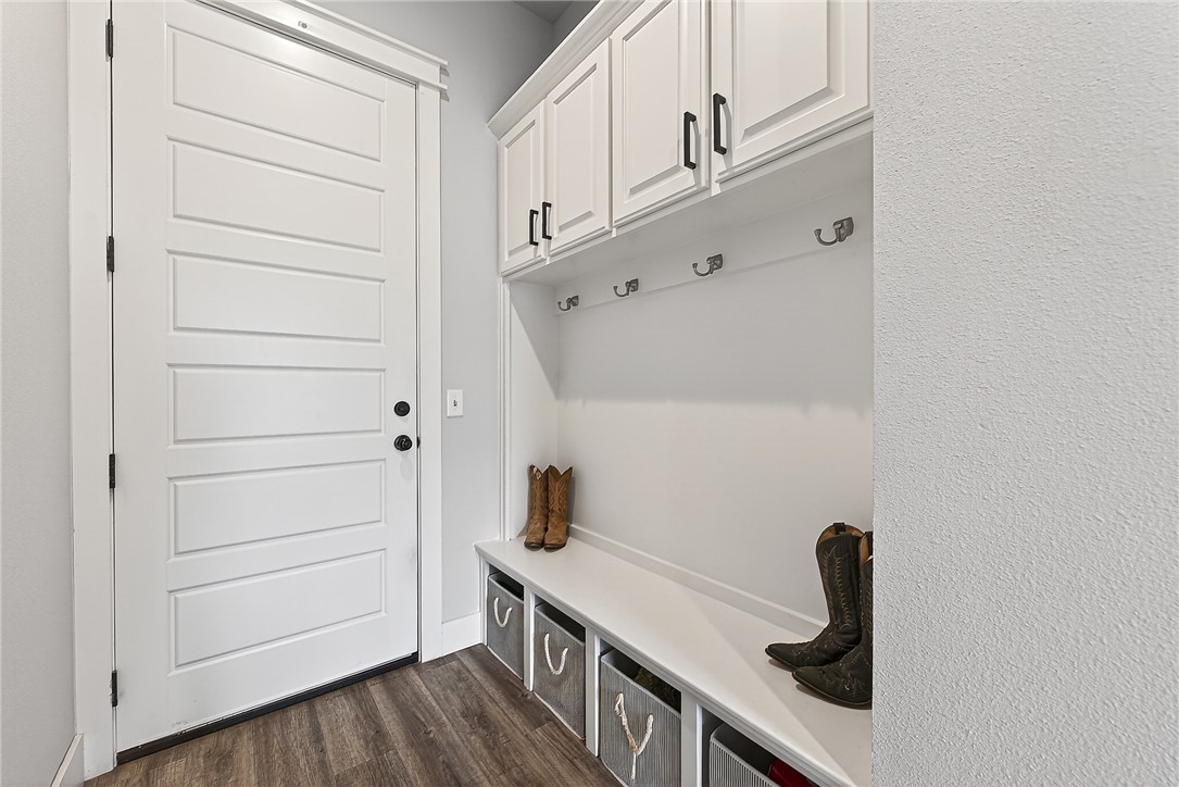 Michael E James Pls 985 Tr - Residential