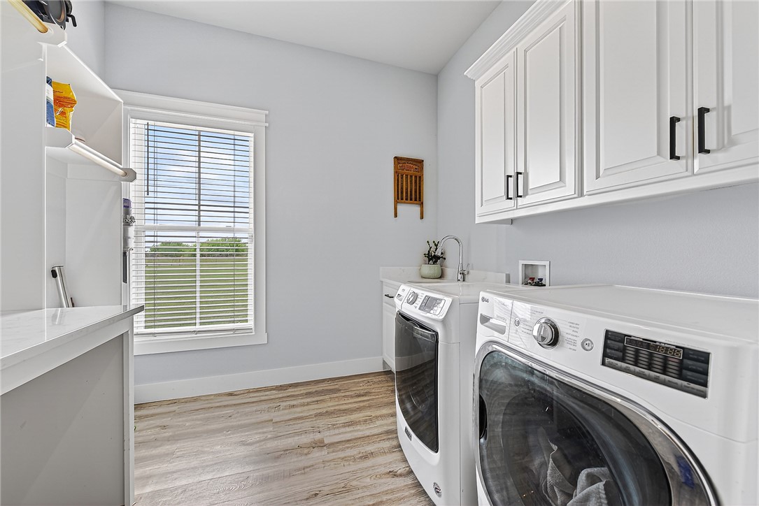 Michael E James Pls 985 Tr - Residential