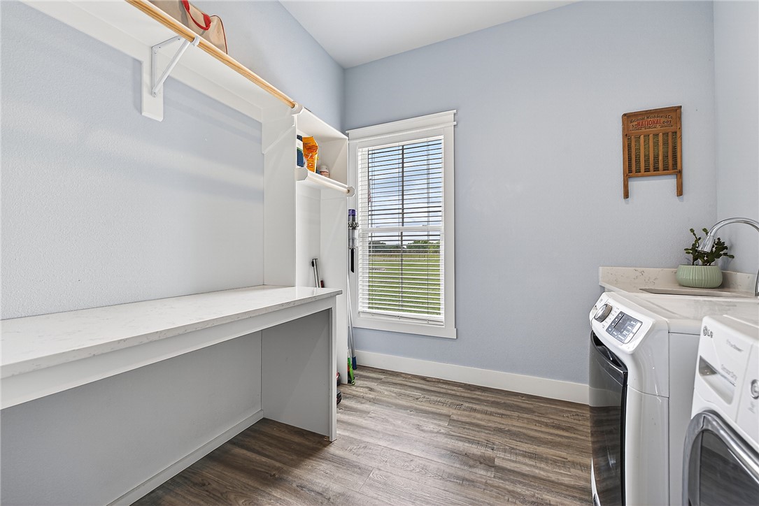 Michael E James Pls 985 Tr - Residential