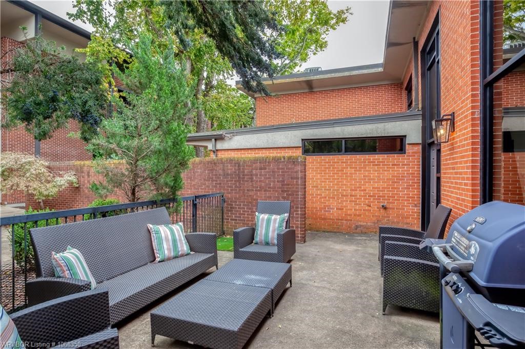 This is a rare opportunity to own a condo in the heart of the historic district, within a very short walk to Dickson, downtown, trail system and the U of A! This condo has an open layout that looks out over the beautiful landscape. This unit is coveted because it has its own private patio! The living area is large and Open with great big windows. The kitchen and bar area opens up to the living room. The building features on street parking and this unit has two dedicated spaces in the private parking area. This unit has been renovated with upscale finishes.
call for showing details. Owner - agent