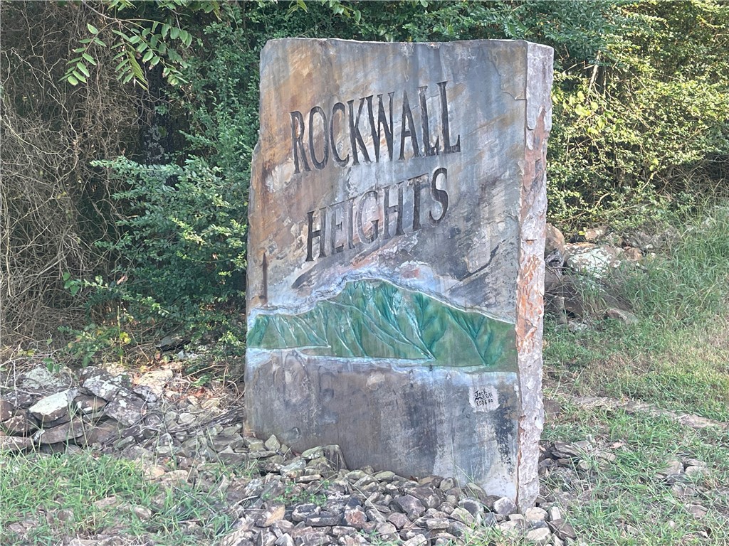 ROCK WALL HEIGHTS - Land