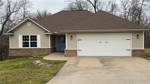 Photo of 77 Ingleborough Drive, Bella Vista, AR 72715 (MLS # 1340476)