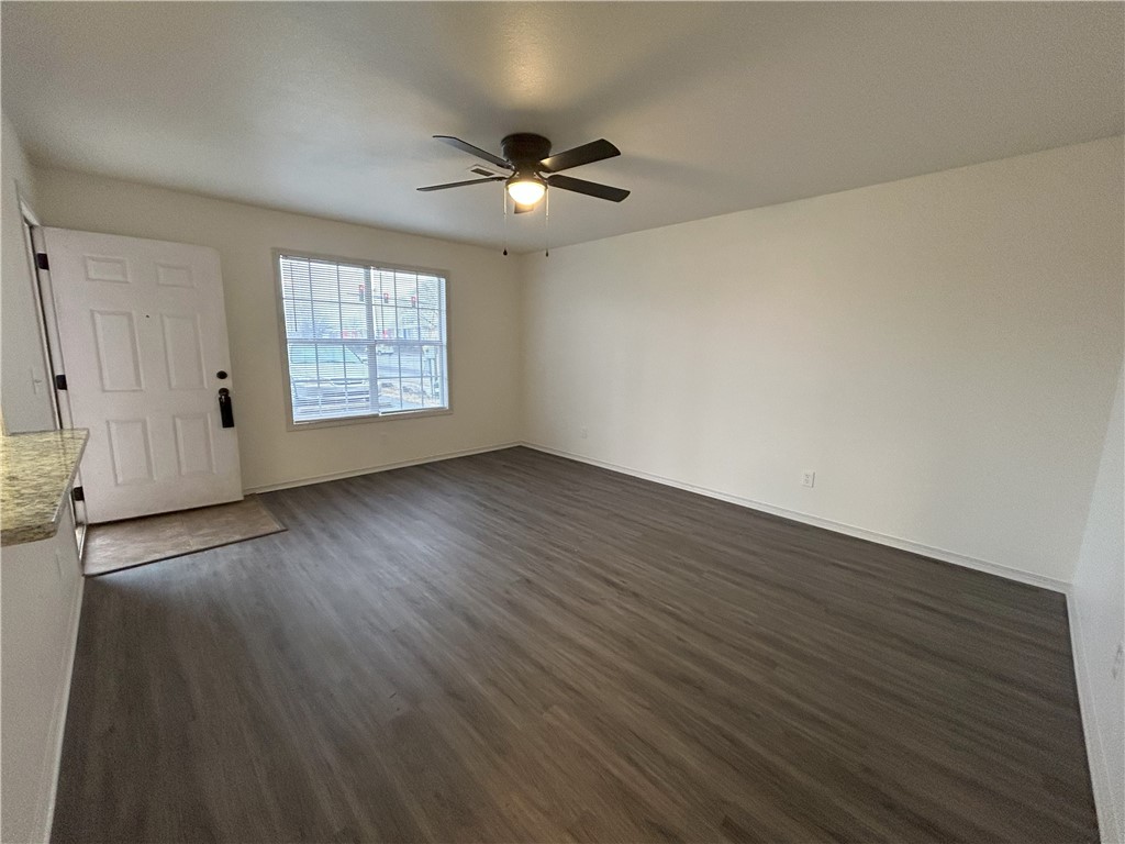 This beautifully renovated two-bedroom, one-bath apartment is a must-see! Featuring fresh paint, brand-new luxury vinyl flooring throughout, granite counters, and all-new appliances. Ideally located in the heart of downtown Springdale, youāll be just minutes away from The Jones Center, Runway Bike Park, Luther George Park, the Razorback Greenway bike trail and all the Emma Avenue has to offer.