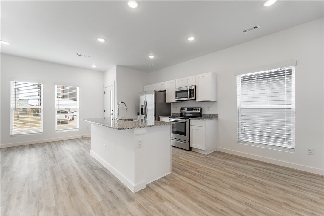 FEATHERSTON VILLAGE PH 1-CENTERTON - Residential Lease