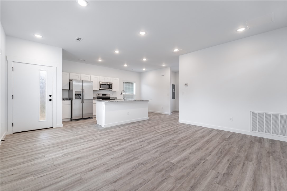 FEATHERSTON VILLAGE PH 1-CENTERTON - Residential Lease