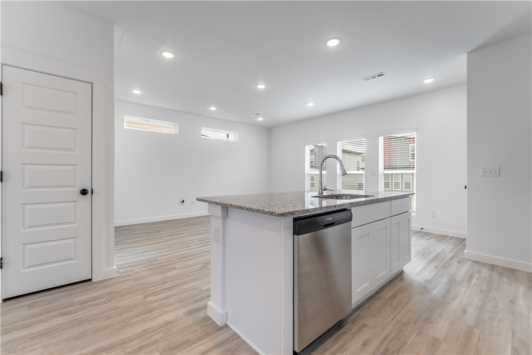 FEATHERSTON VILLAGE PH 1-CENTERTON - Residential Lease