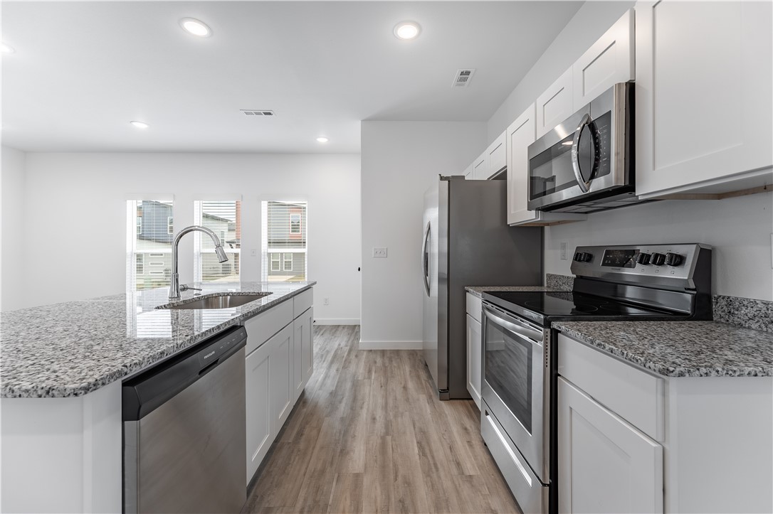 FEATHERSTON VILLAGE PH 1-CENTERTON - Residential Lease