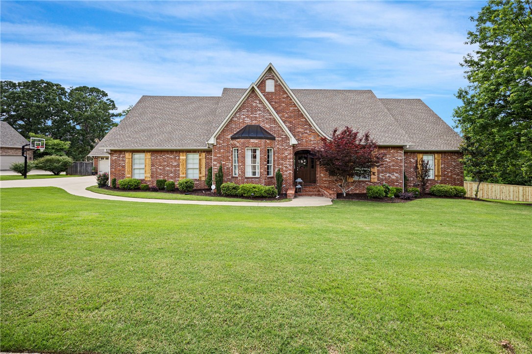 This beautifully updated 5-bedroom, 4.5-bathroom home offers the perfect blend of comfort, style, and functionality. With two spacious living areas, a large master suite, and a private upstairs guest suite, this property is designed for both everyday living and entertaining.
The updated interior showcases modern finishes and a neutral color palette, creating a warm and inviting atmosphere throughout. The exquisitely designed kitchen and living spaces flow seamlessly, making this home ideal for family gatherings or hosting friends.
Enjoy outdoor living with a covered back patio, a heated in-ground pool, and professionally landscaped grounds equipped with a sprinkler system and drip irrigation. The 3-car detached garage offers plenty of space for vehicles and storage.
Located in a desirable neighborhood, this home is in excellent condition and ready for its next owners