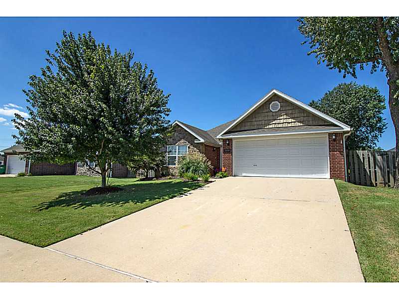 Very well maintained home in beautiful eastern Springdale subd, right off the new Don Tyson Blvd exit. Jump on trail to Lake Fayetteville and only 2 blocks from a second trail on Powell leading to the Botanical Gardens. 3 Bedrms & 2 full bathrms w/privacy,fenced in backyard, perfect for a dog. Has a manicured yard, landscaping and 2-car garage. Includes a state of the art security system (w/ability to manage from mobile device), gas fireplace & satellite dish. Refrigerator, washer & dryer convey w/house.