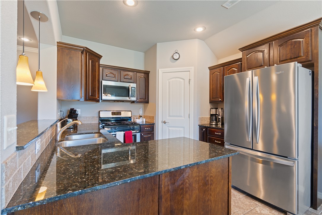 Cobblestone Ph I - Residential Lease