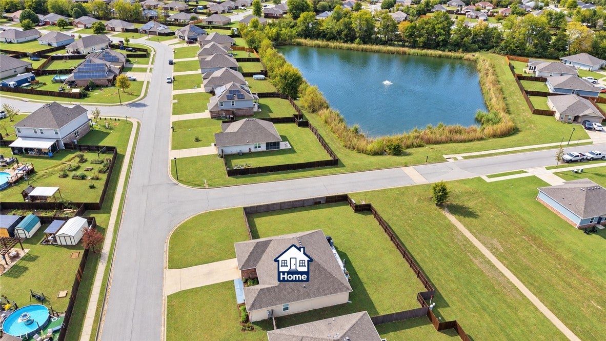 1002 Macy Lane