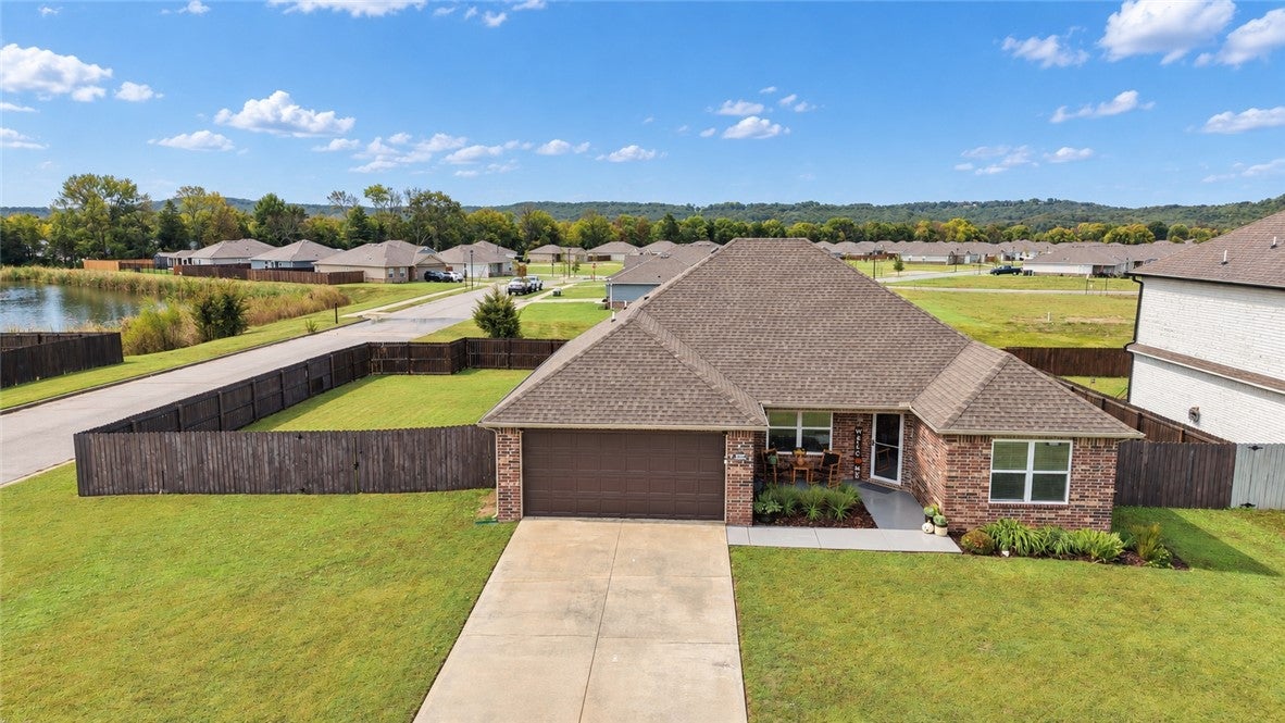1002 Macy Lane