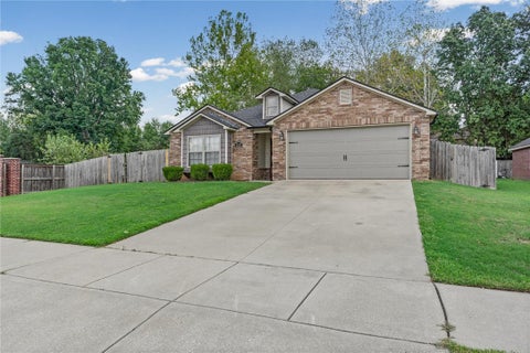 Photo of 1217 Ashport Street, Springdale, AR 72764 (MLS # 1362641)
