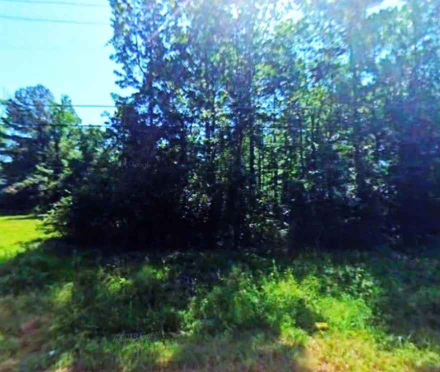 This wooded .25 (+/-) acre are 2 lots conjoining. It is in the area of Camden in Ouachita County, is ready for you to build your new home. It is close to several popular amenities, parks, the pool, and just south of the Ouachita River. Manufactured homes are allowed. Owner financing available. Seller to provide Limited Warranty Deed only.