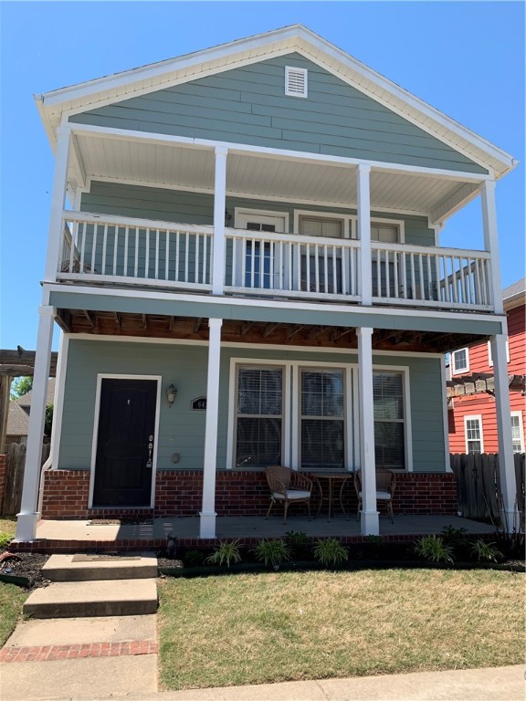 Nice row house conveniently located to everything. Home features 3 bedrooms, 2.5 baths, gas log fireplace in living area, granite counter tops, big kitchen, all appliances, nice front porch & cozy side patios. Perfect for entertaining. All appliances.