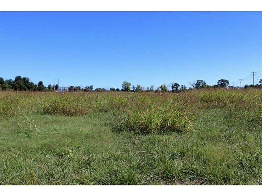 COMMERICAL 15.96 ACRES ON SE C ST WITH MORE ACREAGE AVAILABLE FRONTING ON SE 28TH MLS # 691118