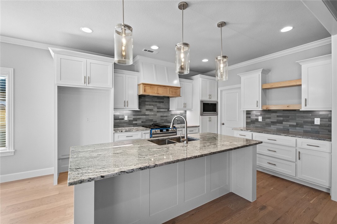 Fall in Love with The Hitch! This stunning 4-bedroom, 3 bathroom open floor plan is a must-see! The kitchen is designed to impress, featuring custom cabinetry, granite countertops, and stainless steel appliancesāperfect for cooking and entertaining. After a long day, retreat to the primary suite, where relaxation awaits. This home also includes a 3-car garage, fenced yard, gutters, and a covered patio, offering both convenience and comfort. Photos are of a similar plan and finishānot the actual home.
Taxes are currently based on land only. Donāt miss outāschedule your tour today! The seller will pay up to $3,500 towards closing costs with the buyer's lender of choice. In addition a preferred lender credit of $3,000 when using builder's preferred lender.