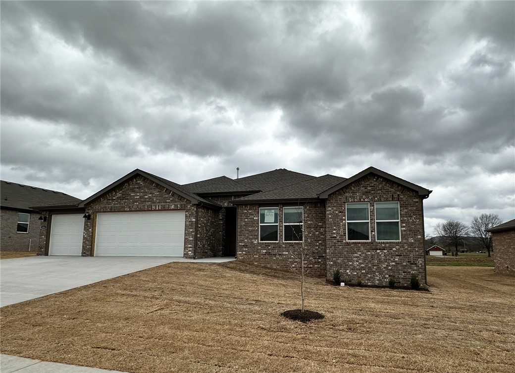 Excellent Eureka plan. (With a 3-car garage!!) Find your new home in Northwest Arkansas in Hudson Heights in Prairie Grove. This community is located just west of Fayetteville/Farmington in Prairie Grove. These homes have fabulous floor plans. Kitchens will have Quartz countertops, stainless steel appliances, and a stainless steel undermount kitchen sink with a pull-out faucet! Bedroom one will have a ceiling fan, quartz counters with dual sinks, oversized Walk-in Shower and a walk-in closet. Flooring is LVP and Carpet! Home will be 4-sided brick, covered patio (per plan) Taxes and Parcel TBD. Have your agent take you to our model at 1002 Vista!