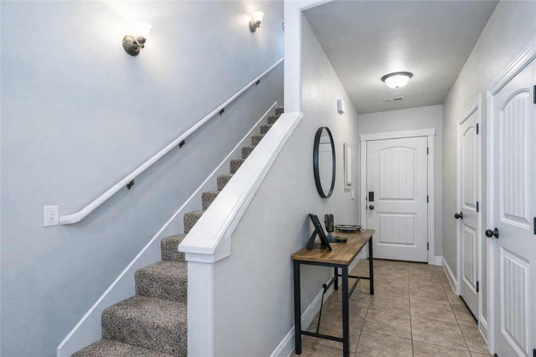 Stadium Centre Cottages Lts 1214 - Residential Lease