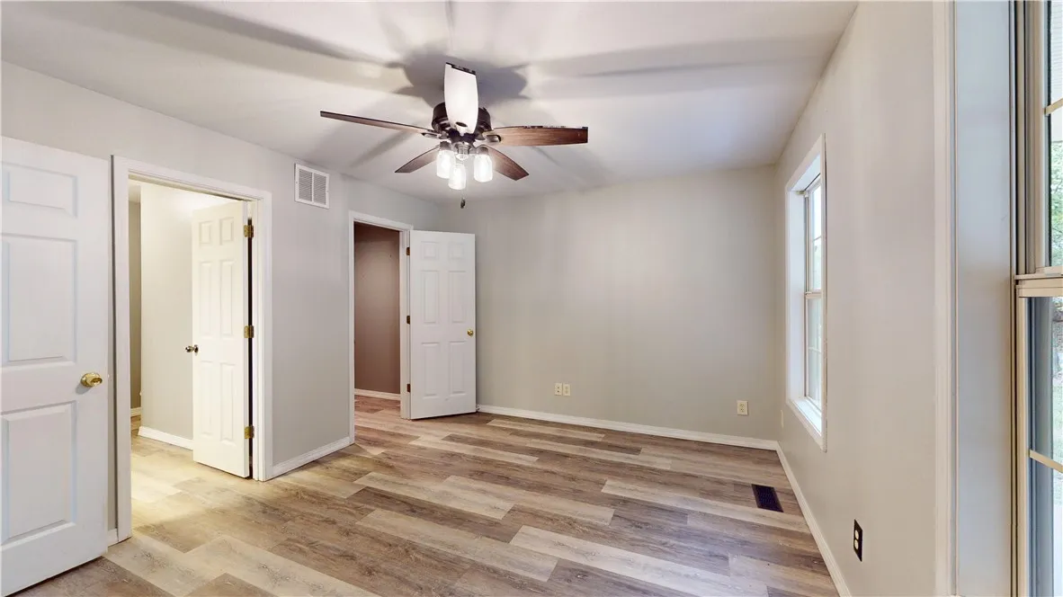 Garfield, Arkansas 72732, United States, 4 Bedrooms Bedrooms, ,3 BathroomsBathrooms,Residential,Active,43806