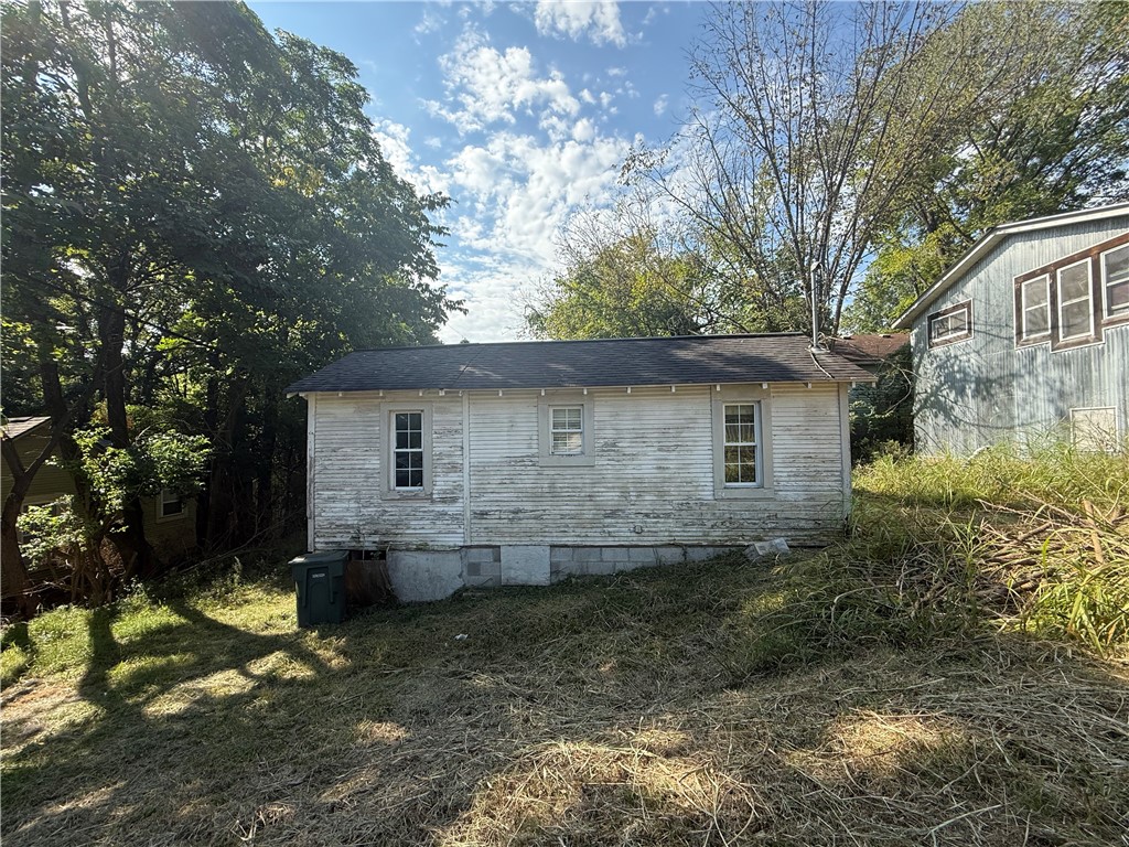 Investor special in the heart of Fayetteville! Located directly behind the courthouse, this unique opportunity includes two separate parcels with two existing home shellsāone positioned directly behind the other. The additional property at 165 E Meadow St, Fayetteville, AR features a 360 sq ft structure and sits directly behind the listed parcel. Both structures are in need of a full remodel, offering a blank slate for your vision. With multi-family zoning, the potential for redevelopment or income-producing opportunities is wide open. This property is being sold as part of an estate and will be subject to court approval. An excellent opportunity for investors looking for a rare project in a prime downtown location.
