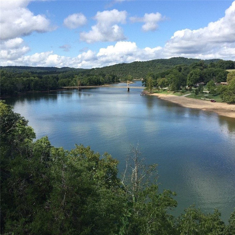 SURREY SUB-BVV - Land