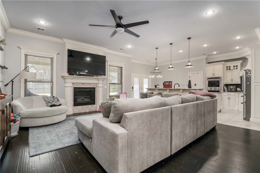 Lexington Sub Rogers - Residential