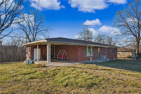 Photo of 14907 N Oak Street, Garfield, AR 72732 (MLS # 1333879)
