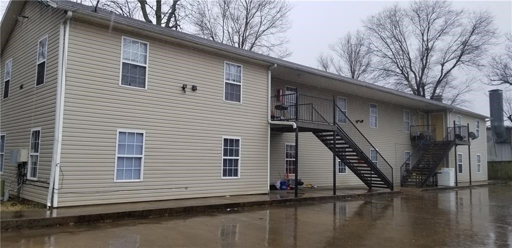 Nice apartment in Springdale. Home features 2 bedrooms, 2 full bath, all appliances, vinyl wood in living room, carpet in bedrooms & new paint.