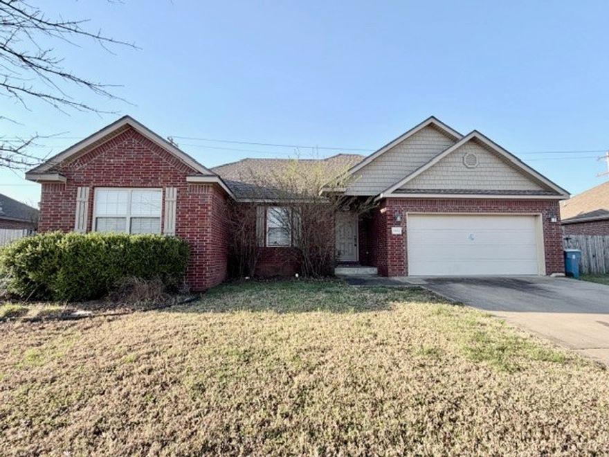 Great home in Bentonville! This 3-bedroom, 2-bath home features an open-concept layout with a spacious living room and cozy fireplace. The kitchen offers an island, eat-in dining area, and a large walk-in pantry—perfect for everyday living and entertaining. The first two bedrooms are generously sized with ample closet space, while the primary suite includes an oversized walk-in closet. This home combines comfort, functionality, and plenty of storage throughout. Tenants responsible for all utilities, lawn maintenance, washer, and dryer. We process applications as we receive and once an application is approved, we reach out for deposit. Deposit secures the unit not the application. Please be aware of scams. Our application process is to be paid online through a secure portal, and we do not accept cash, CashApp, Venmo, and/or PayPal. Showings through appointments only.