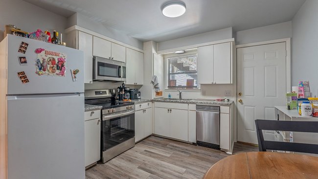 Leveretts Third Add - Residential Lease