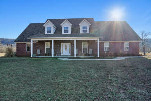 The country life is awaiting your arrival at this beautiful 2730 SQFT,4 bed,3 bath home sitting on 1.73 acres just minutes from Russellville!An open living and kitchen is perfect for family gatherings along with the bonus room on the 2nd floor.The space continues out a set of french doors to the back yard that opens up to all the fresh country air you could want. Check out the 3-D virtual tour!
