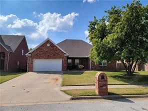 Excellent rental opportunity in SW Bentonville close to everything Bentonville has to offer. Spacious 2114 sq ft home with 4 bedrooms and all the amenities you need. Comes with all Kitchen appliances, 6ft privacy fenced yard and freshly painted ready for its new occupant!